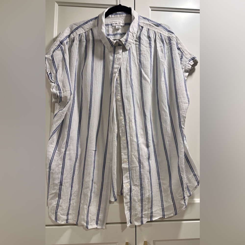 women’s White and Blue Striped Shirt